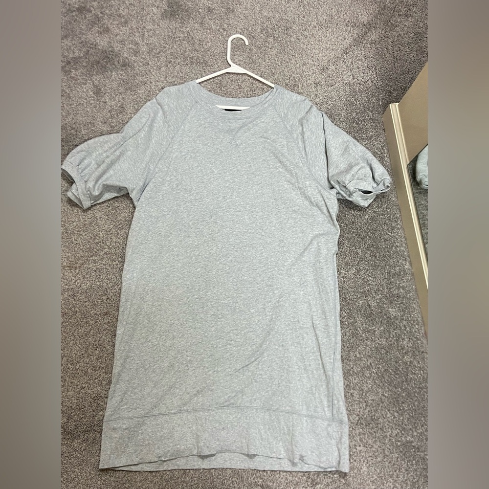 JCrew sweatshirt dress. Hits at knee (5’6”). Smoke free pet free home.